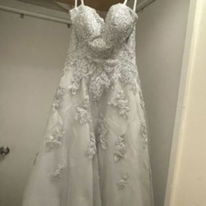 Metallic Lace Applique Sweetheart Tulle Ballgown